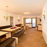 Alpin-1 By Interhome Lägenhet