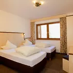 Apartamento Alpin-1 By Interhome